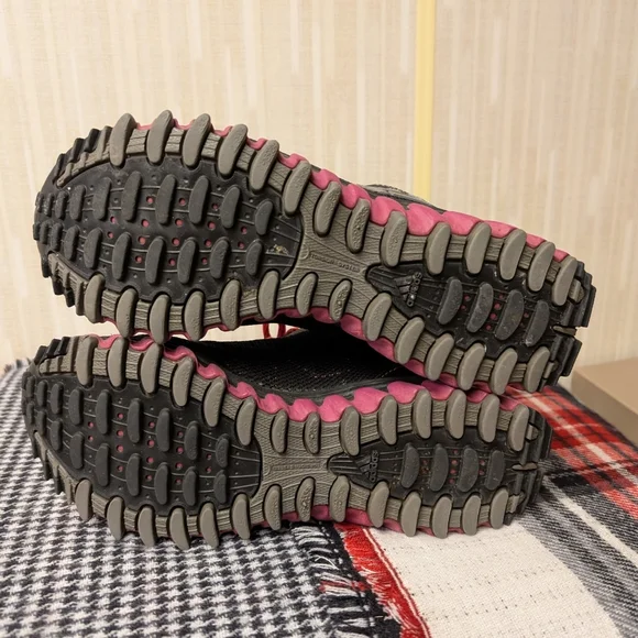 Adidas Vigor TR3 Women's Black & Pink Trail Sneakers - Size 8 - Picture 5 of 5